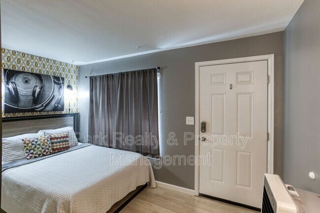 Foto del edificio - 61 S Sable Blvd