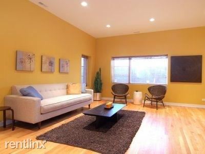 Foto del edificio - 1710 W Warren Blvd