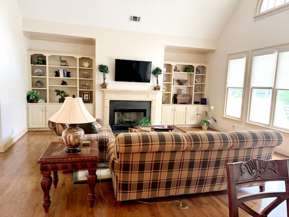 Foto del edificio - 1030 Kimbrough Hill Dr