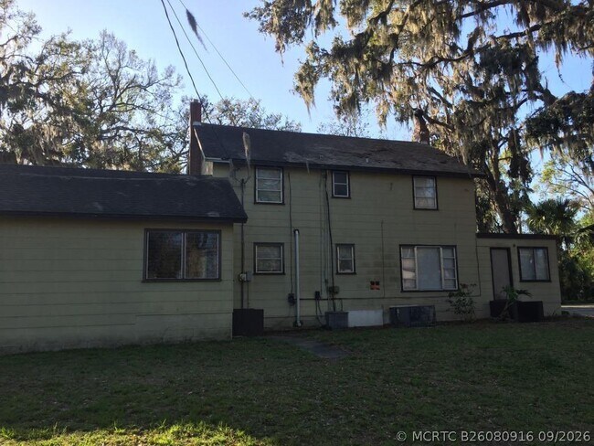 Foto del edificio - 1611 Spring Garden Ct