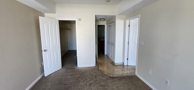 Foto del edificio - 200 W 2nd St