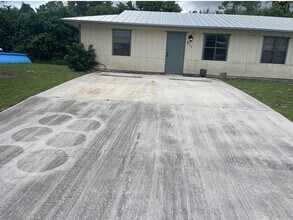 Building Photo - 817 King Orange Dr