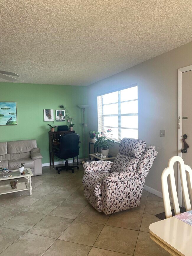 Foto del edificio - 173 Normandy Ln