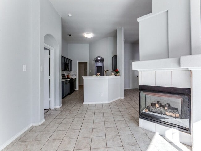 Foto del edificio - 1305 Greenbriar Ln