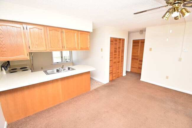 Foto del edificio - Jersey Shore - Two Bedroom with In-Unit Laundry!