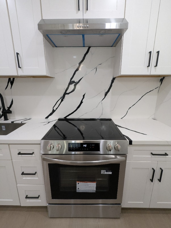 Building Photo - 11030 Moorpark St