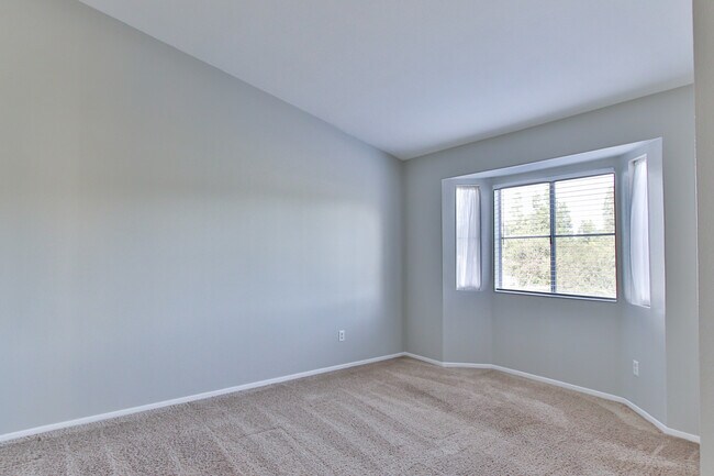 Building Photo - 707 Brookstone Rd