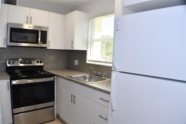 Foto del edificio - 1398 NW 61st St