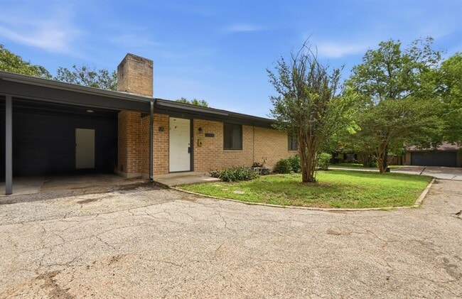 Building Photo - 8910 Little Walnut Pkwy