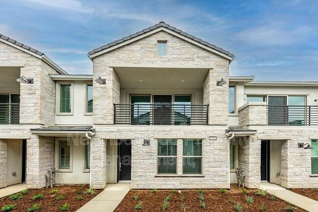 Building Photo - 2883 E Tamarind Dr