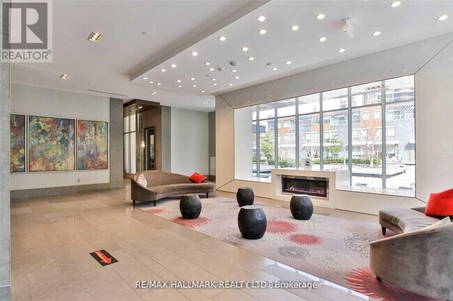 Photo du bâtiment - 88 Sheppard Ave E