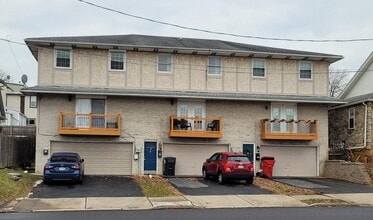 Building Photo - 933 N New St