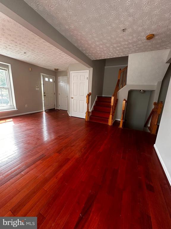 Building Photo - 2722 Thornbrook Ct