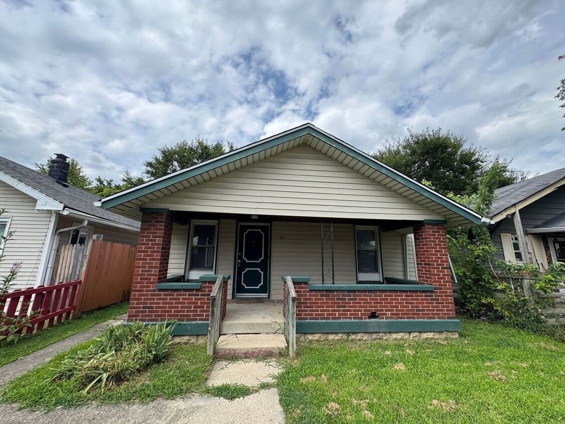 Primary Photo - Southeast Side - 2 Bedroom home