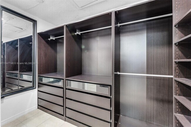 Foto del edificio - 6608 SW 114th Ave