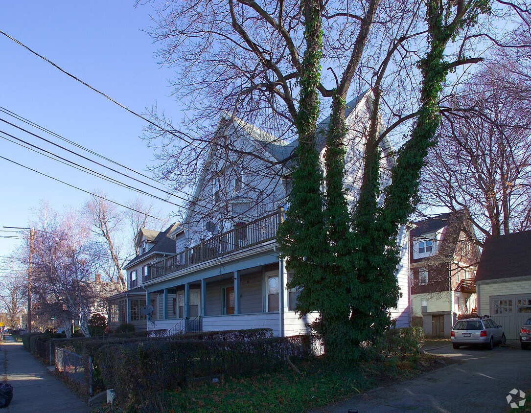 Building Photo - 35-37 Beach St