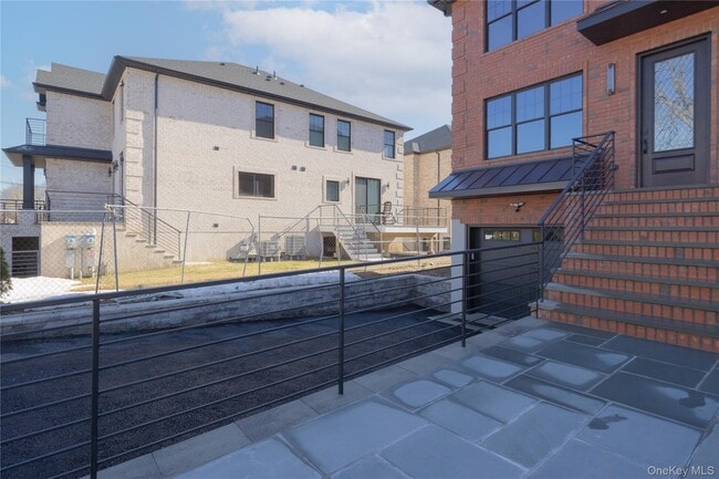 Building Photo - 7 Victoria Ln