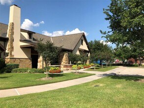 Building Photo - 7110 Yardley Dr