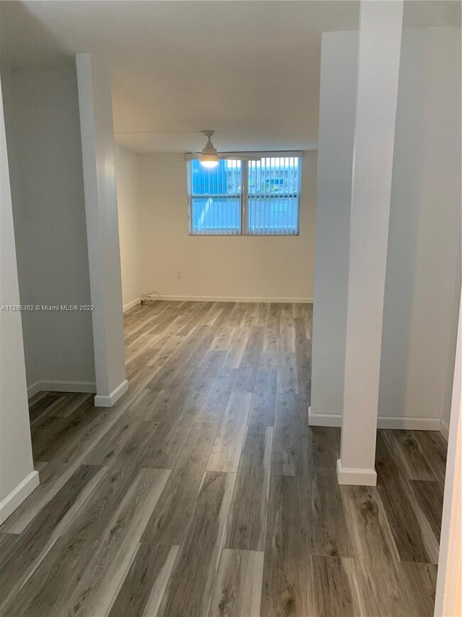Building Photo - 3550 NE 169th St