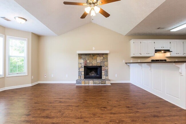 Building Photo - 727 Ridgeland Rd