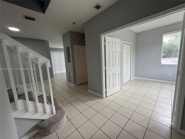 Foto del edificio - 2458 SE 15th Pl
