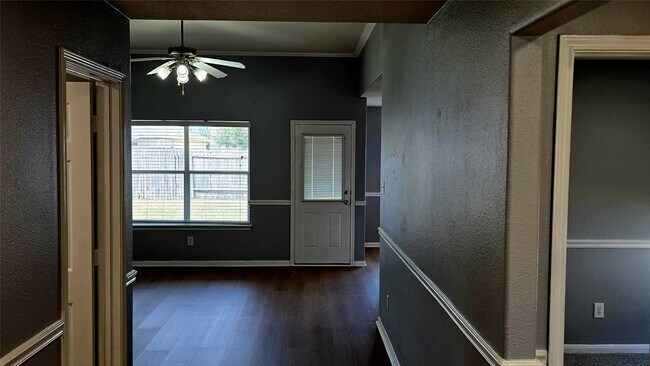 Foto del edificio - 7122 Sunrise Hill Ln