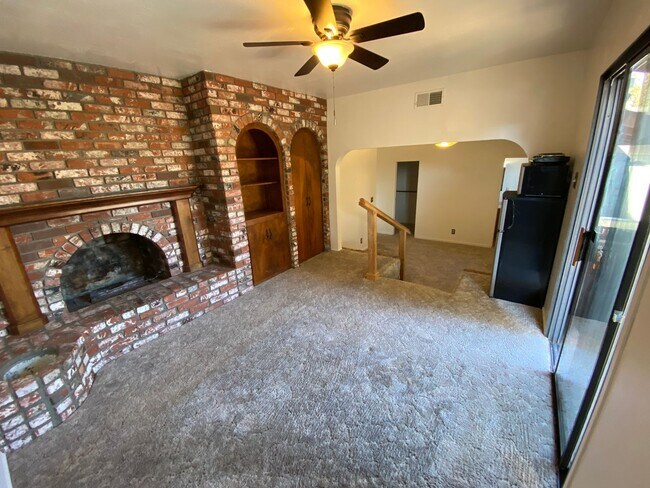 Foto del edificio - 1409 W Guava Ave