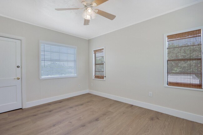 Foto del edificio - 359 Greenbriar Dr