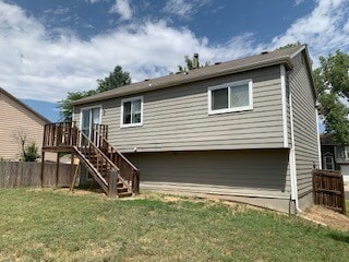 Building Photo - Large 3 Bedroom 2 Bathroom located in Gree...