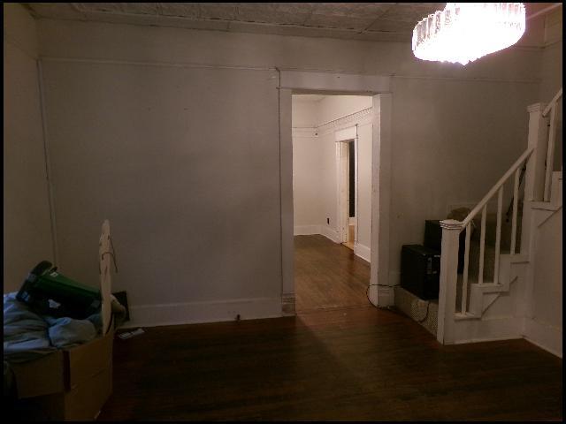 Building Photo - 303 E Nichols St