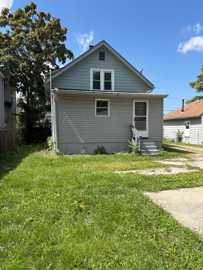 Building Photo - 758 Gill Ave