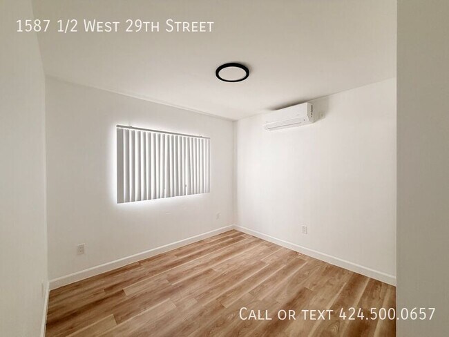 Foto del edificio - 1587 1/2 West 29th Street-