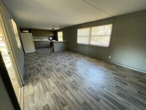 Building Photo - 307 Prairie St