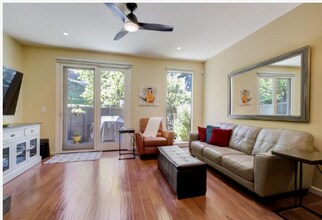 Building Photo - 844 Reichert Ave