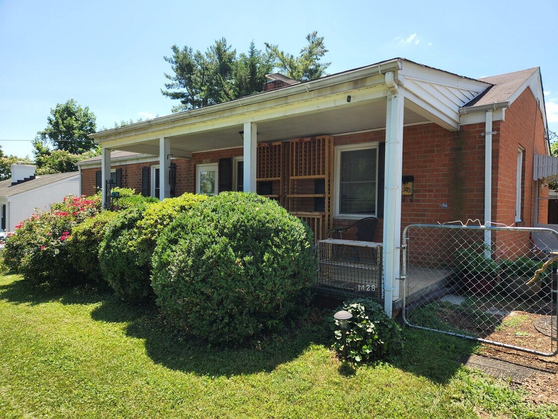 1428 Rutledge Ave, Charlottesville, VA 22903 House Rental in