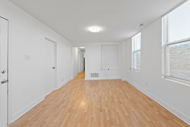 Building Photo - 3834 S Parnell Ave