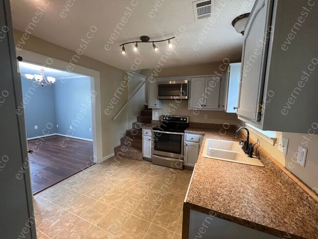 Building Photo - 26 Silverleaf Ct