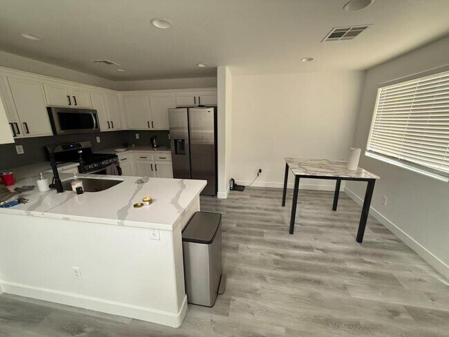 Building Photo - 1031 Monte De Oro Ave