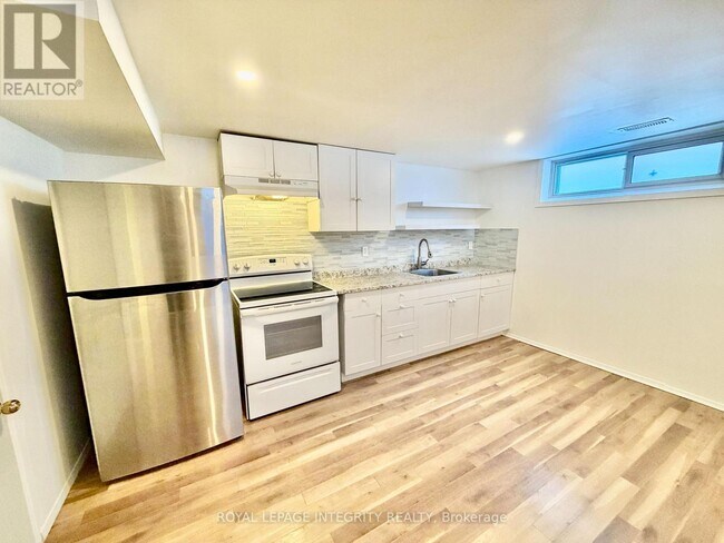 Photo du bâtiment - 2175 Martha Ave