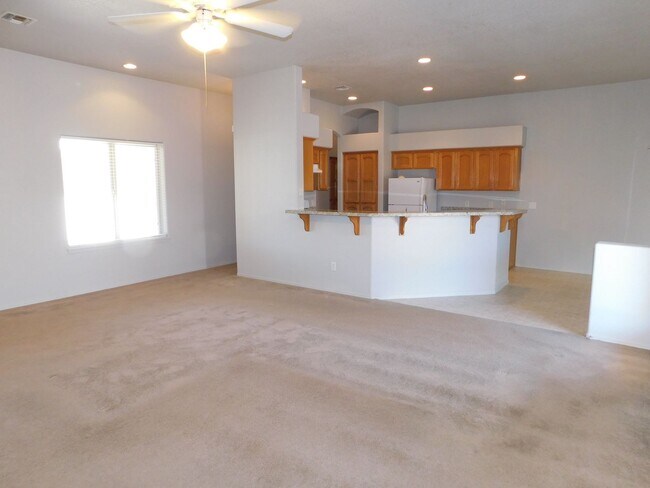 Foto del edificio - 3 BED 2 BATH IN YUMA EAST!