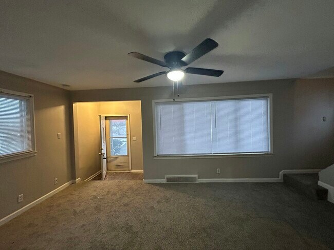 Foto del edificio - 15545 Woodbine Ave