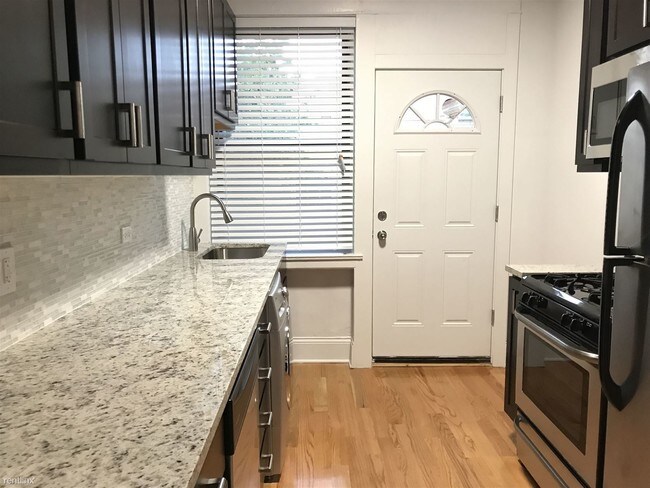 Foto del edificio - 1 br, 1 bath Apartment - 4617 N Ashland Ave