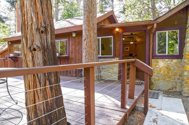 Building Photo - RIVER ROAD UNIQUE CABIN