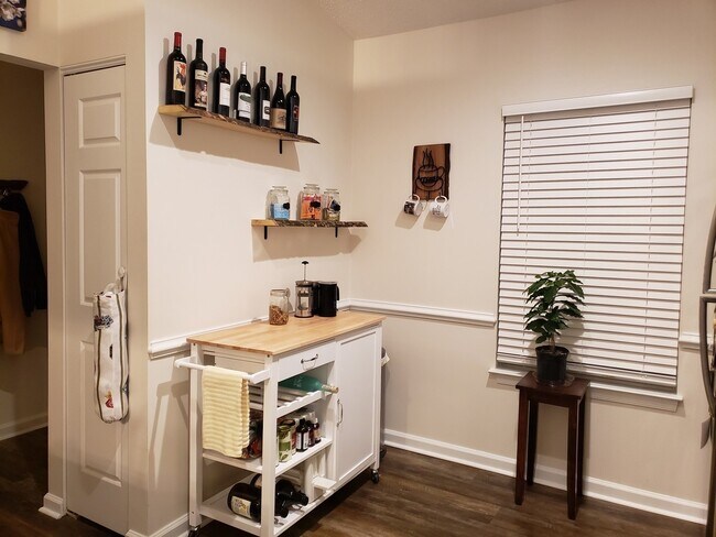 Building Photo - GREAT NECK LANDING CONDO