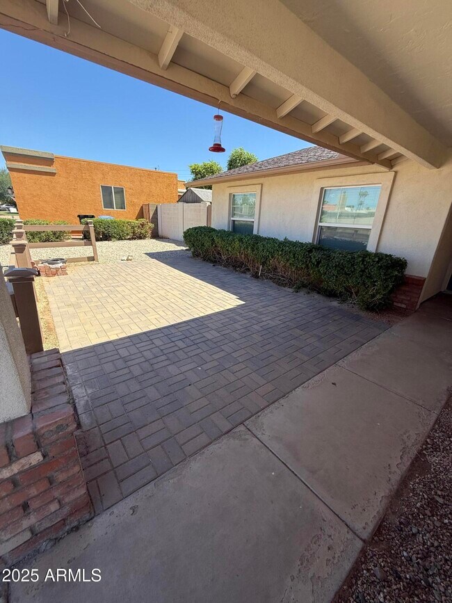 Foto del edificio - 5401 E Beck Ln