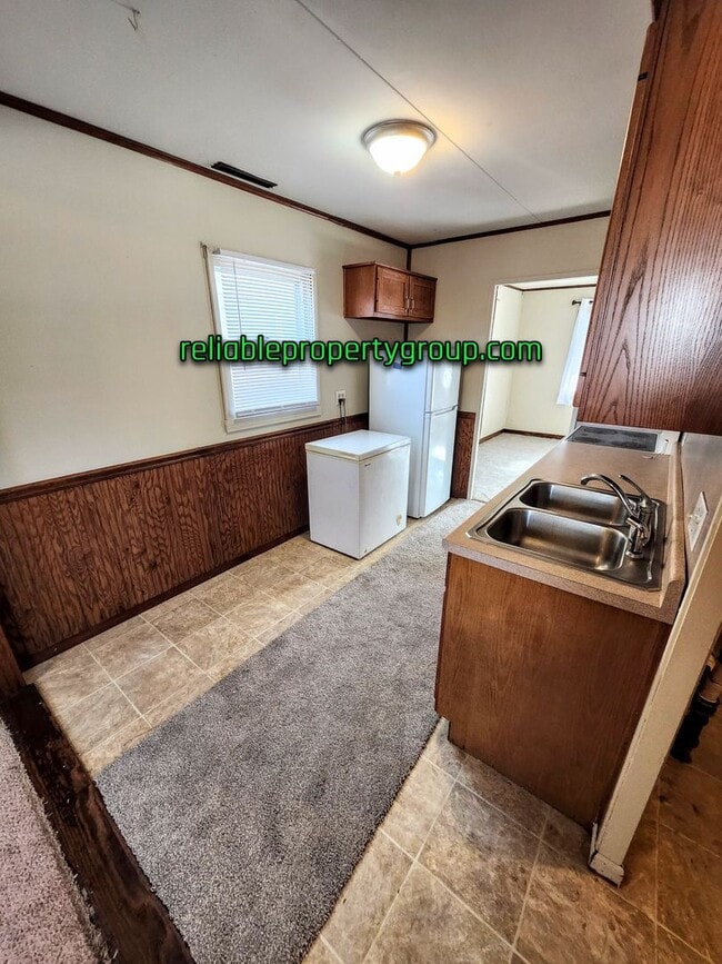 Building Photo - New Listing - Fort Wayne