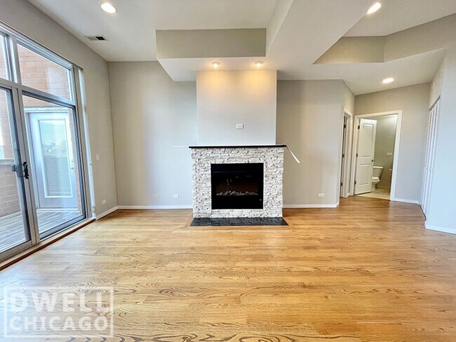 Foto del edificio - 1600 N Milwaukee Ave