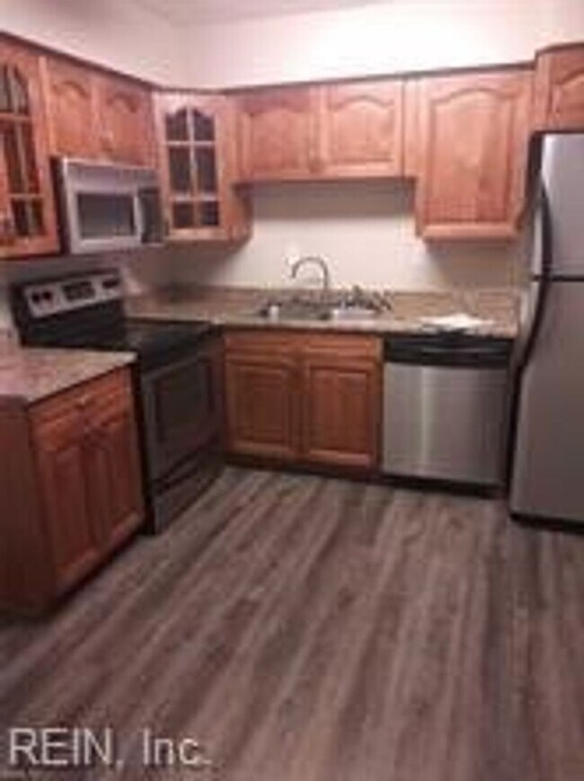 Building Photo - Timberlake