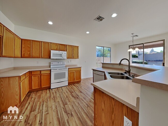 Building Photo - 13133 W Citrus Way