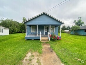 Building Photo - 407 S Knapp Ave